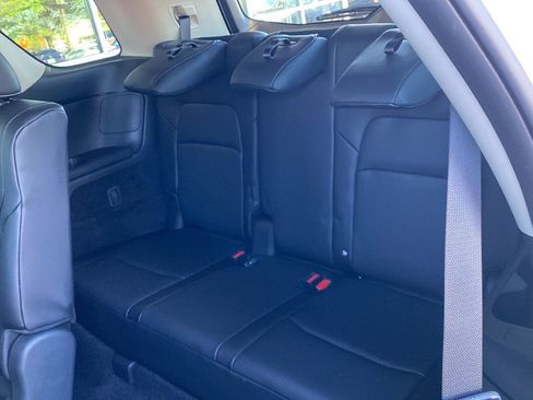Certified 2025 Nissan Pathfinder SL FWD image 21