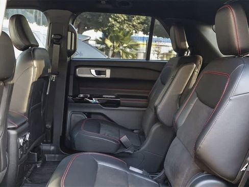 New 2023 Ford Explorer ST-Line w/ Class IV Trailer Tow Package image 18