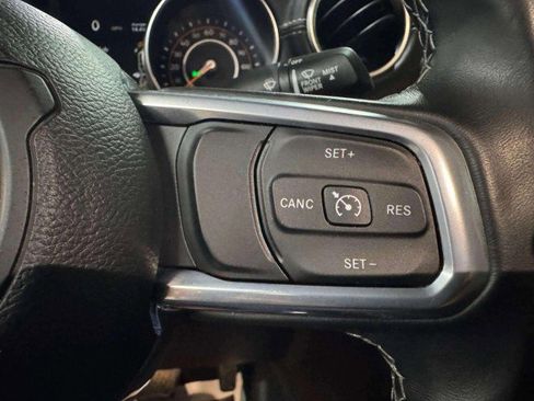 Used 2021 Jeep Gladiator Overland w/ Popular Equipment Package image 20