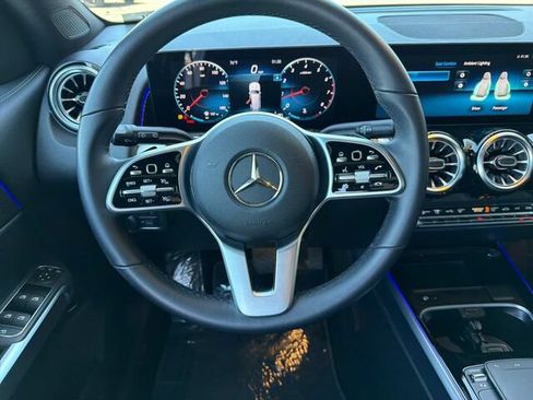 Certified 2022 Mercedes-Benz GLB 250 4MATIC image 18