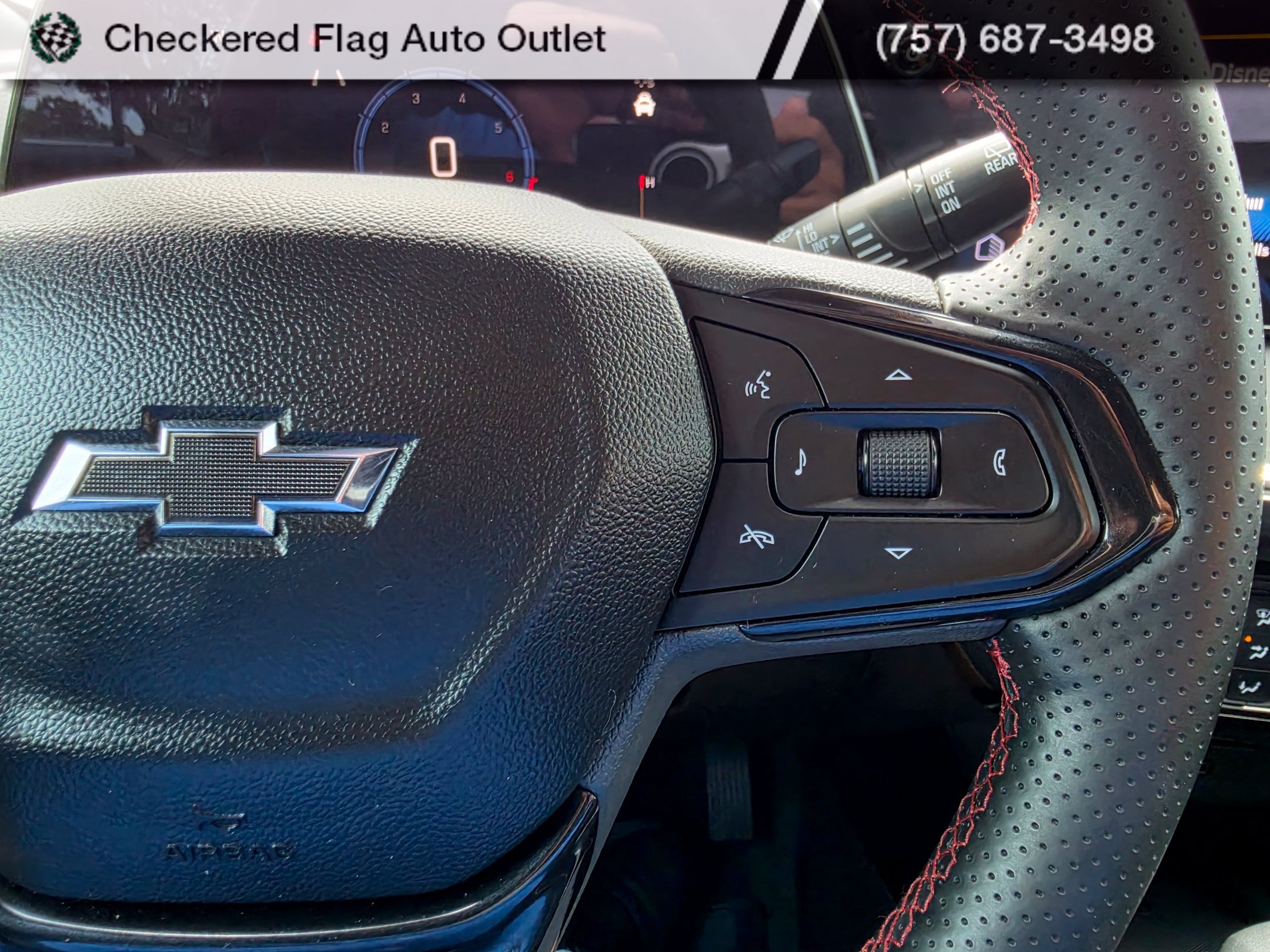 Used 2024 Chevrolet Trax RS w/ Sunroof Package FWD image 28