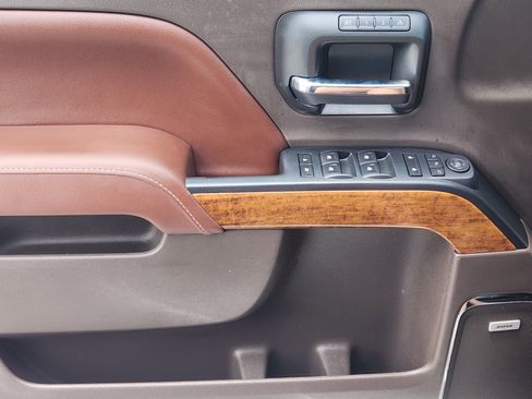 Used 2016 Chevrolet Silverado 1500 High Country w/ High Country Premium Package AWD/4WD image 22