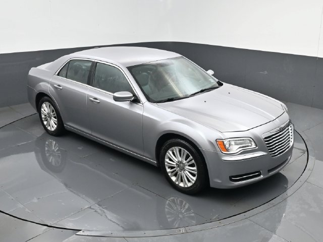Used 2014 Chrysler 300 AWD image 17