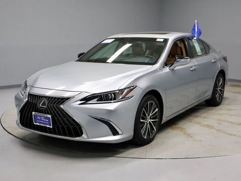 Used 2023 Lexus ES 250 w/ Premium Package image 6