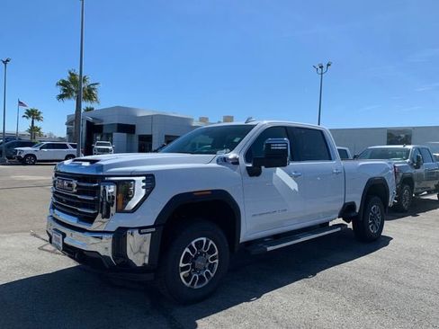 New 2026 GMC Sierra 2500 SLT w/ SLT Convenience Package AWD/4WD image 1