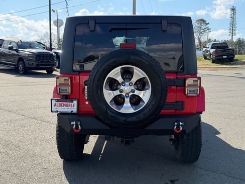 Used 2016 Jeep Wrangler Unlimited Sahara image 4