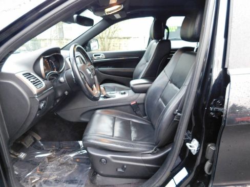 Used 2017 Jeep Grand Cherokee Limited w/ Luxury Group II image 7