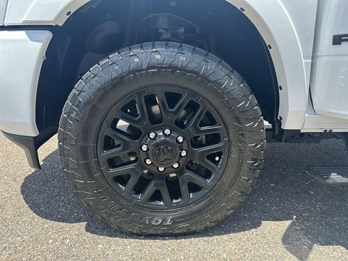 Used 2025 RAM 2500 Limited AWD/4WD image 31