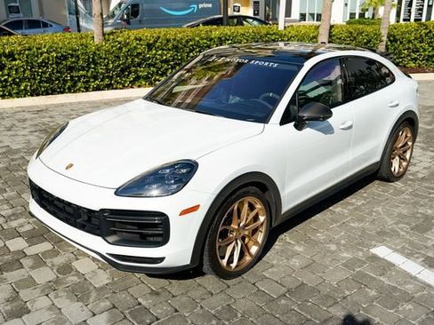 Used 2023 Porsche Cayenne Turbo GT image 19