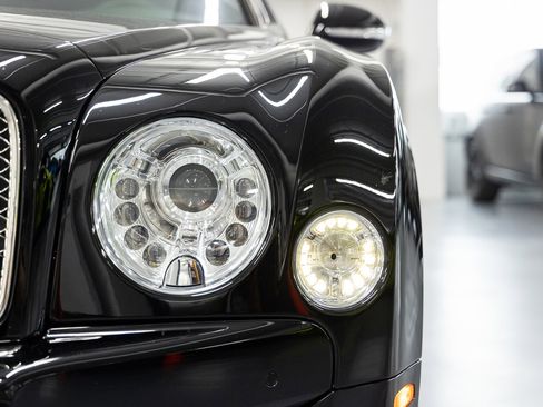 Used 2016 Bentley Mulsanne RWD image 10