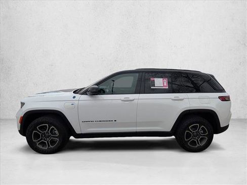 Used 2022 Jeep Grand Cherokee Trailhawk w/ Advanced Protech Group II image 9