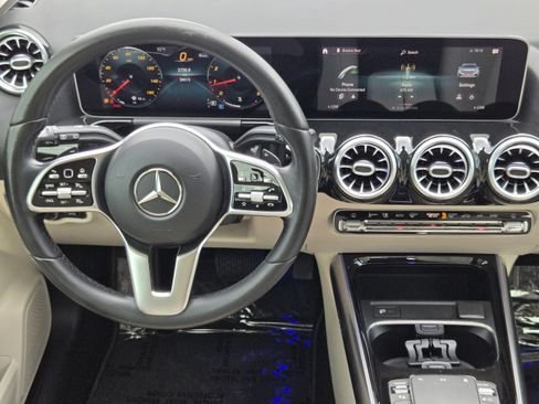 Used 2021 Mercedes-Benz GLA 250 4MATIC image 23