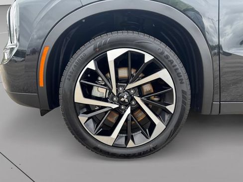 Used 2024 Mitsubishi Outlander SE Black Edition FWD image 9