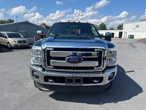 Used 2013 Ford F250 XLT w/ Chrome Pkg AWD/4WD image 3