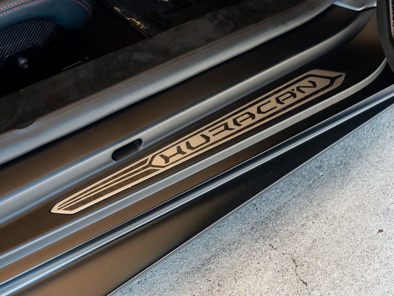 Used 2018 Lamborghini Huracan Performante AWD/4WD image 81