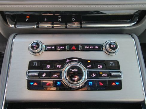 Used 2020 Lincoln Aviator Reserve w/ Equipment Group 201A image 29