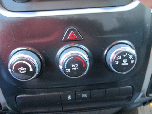 Used 2014 RAM 1500 Classic SLT w/ Protection Group AWD/4WD image 34