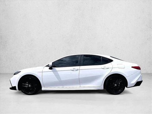 Used 2025 Toyota Camry SE w/ Convenience Package FWD image 6