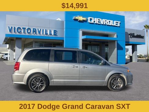 Used 2017 Dodge Grand Caravan SXT image 2