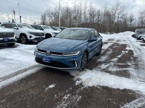 Used 2025 Volkswagen Jetta S image 1