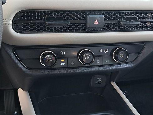Used 2023 Honda HR-V LX image 28