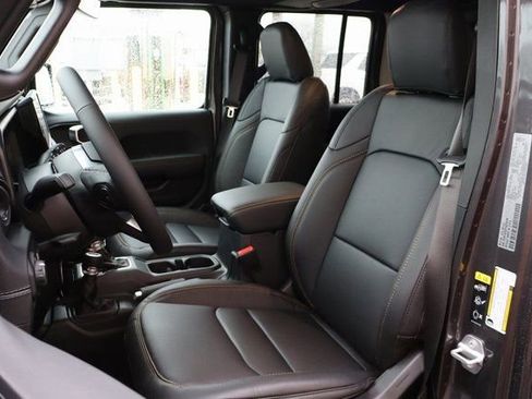 New 2026 Jeep Wrangler Unlimited Sahara AWD/4WD image 12
