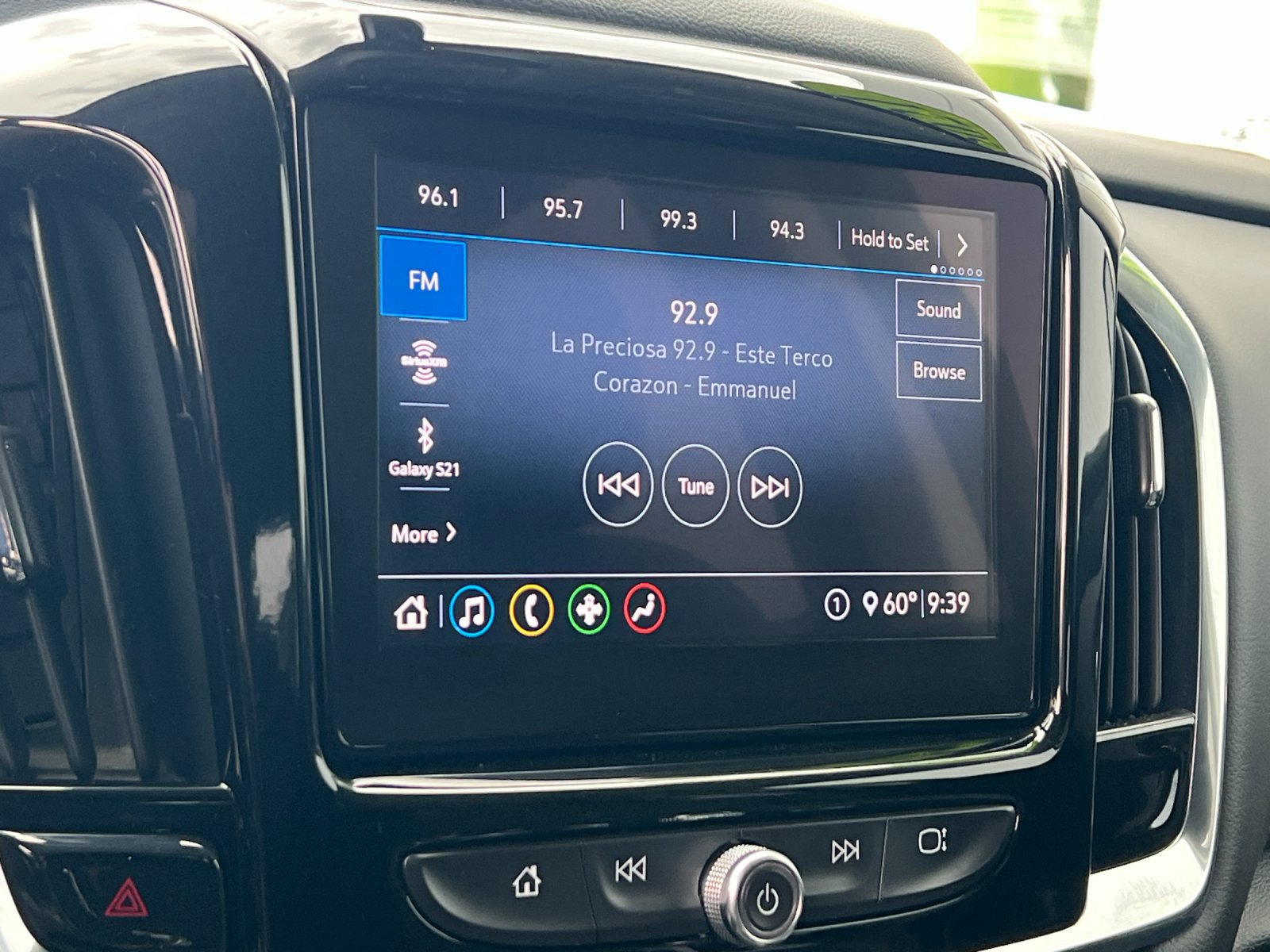 Used 2021 Chevrolet Traverse LT FWD image 19