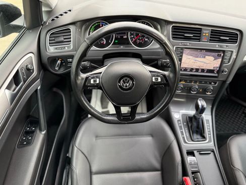 Used 2016 Volkswagen e-Golf SEL Premium w/ Driver Assistance Package image 13