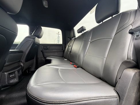 Used 2022 RAM 2500 Tradesman w/ Chrome Appearance Group image 27