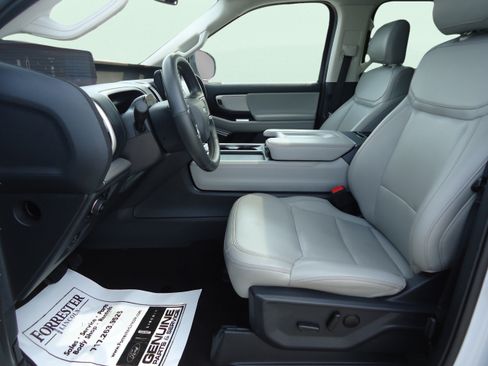 Used 2025 Ford Expedition Max Active AWD/4WD image 24
