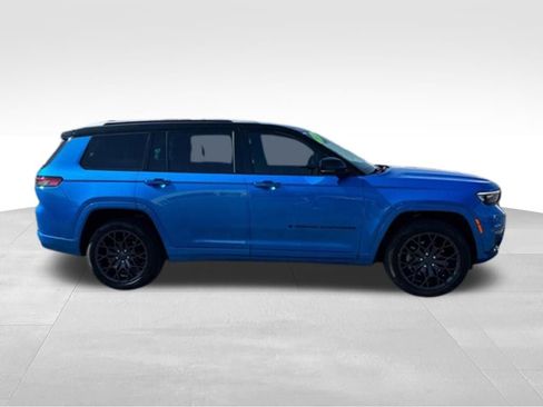 Used 2023 Jeep Grand Cherokee L Summit AWD/4WD image 9