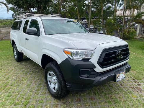 Used 2022 Toyota Tacoma SR RWD image 1