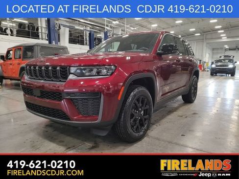 New 2026 Jeep Grand Cherokee Altitude AWD/4WD image 1