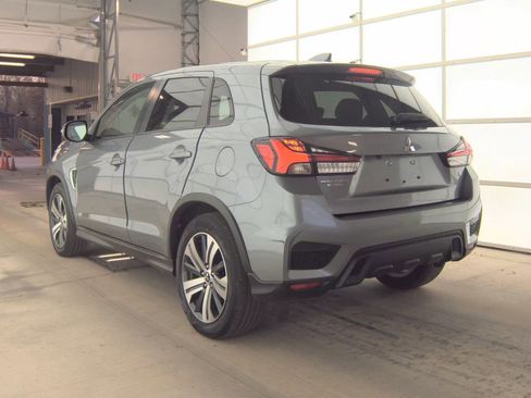 Used 2023 Mitsubishi Outlander Sport SE image 9