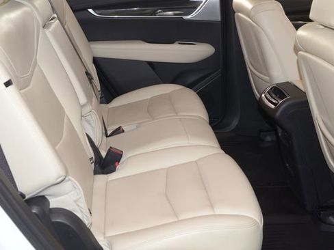 Used 2023 Cadillac XT6 Sport w/ Technology Package image 12