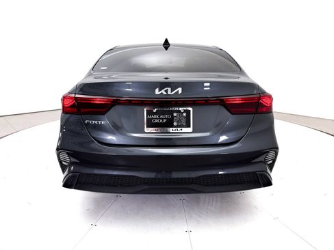 Used 2022 Kia Forte LXS FWD image 16