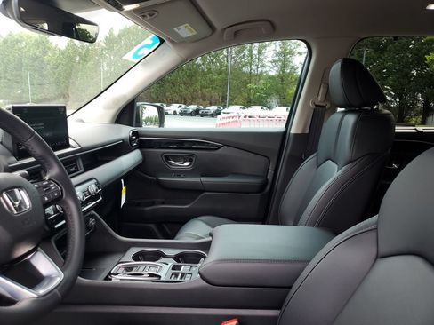 Used 2025 Honda Pilot EX-L image 17