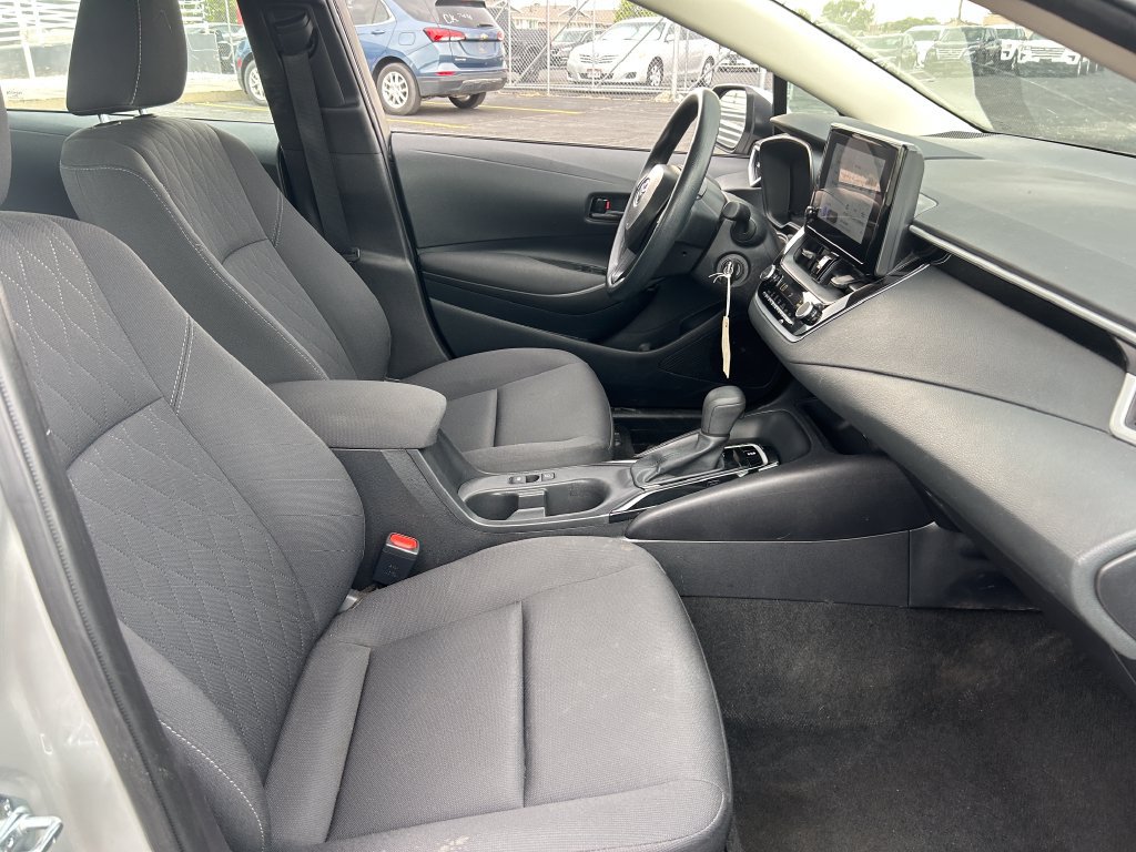Used 2025 Toyota Corolla LE FWD image 27