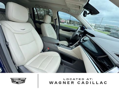 Used 2024 Cadillac XT6 Premium Luxury w/ Technology Package image 13