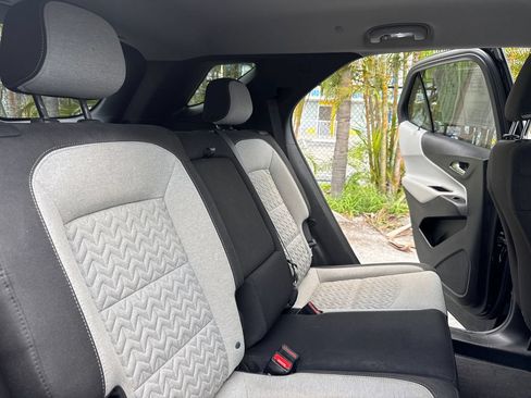Used 2022 Chevrolet Equinox LS w/ LS Convenience Package FWD image 16