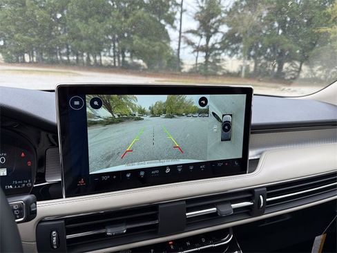 New 2026 Lincoln Corsair Premiere image 17