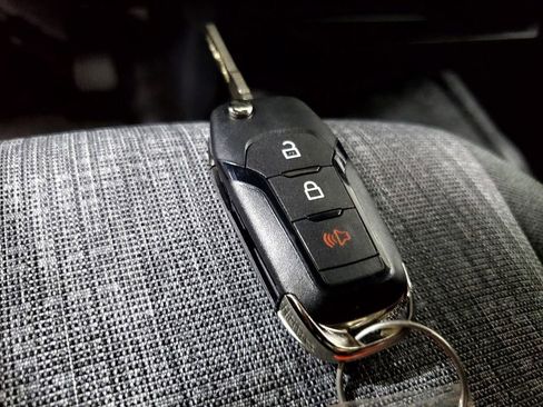 New 2025 Ford F250 XLT w/ F-250 >10K GVWR Package image 34