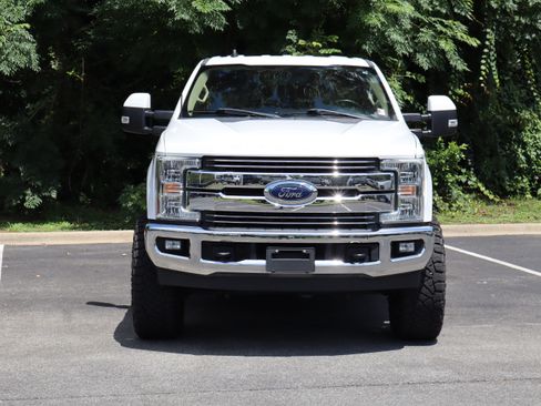 Used 2019 Ford F250 Lariat w/ Lariat Value Package AWD/4WD image 3