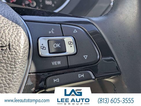 Used 2020 Volkswagen Tiguan SEL AWD/4WD image 25