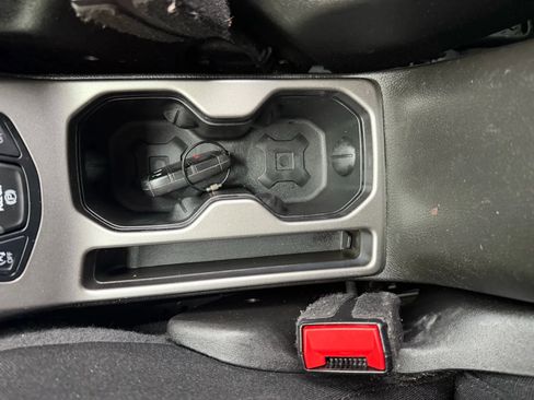 Used 2022 Jeep Renegade Sport w/ Sport Appearance Group image 23