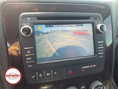 Used 2015 Chevrolet Traverse LT w/ Style and Technology Package FWD image 10