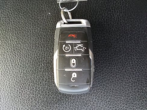 Used 2019 RAM 1500 Laramie image 29