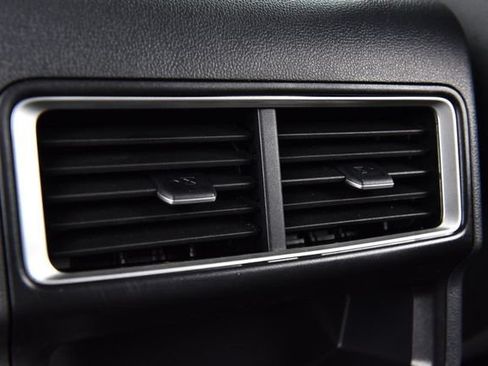 Used 2025 Volkswagen Atlas Cross Sport SE w/ Panoramic Sunroof Package FWD image 23