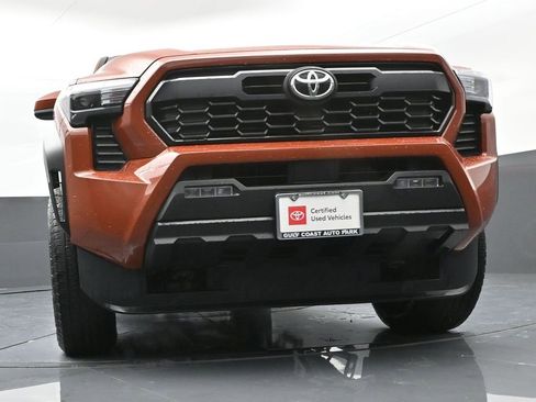 Certified 2025 Toyota Tacoma TRD Off-Road image 32