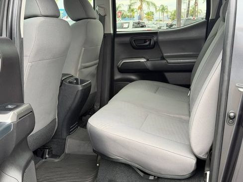 Used 2020 Toyota Tacoma SR5 RWD image 17